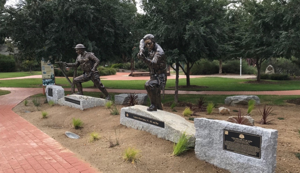 Statues Statues
